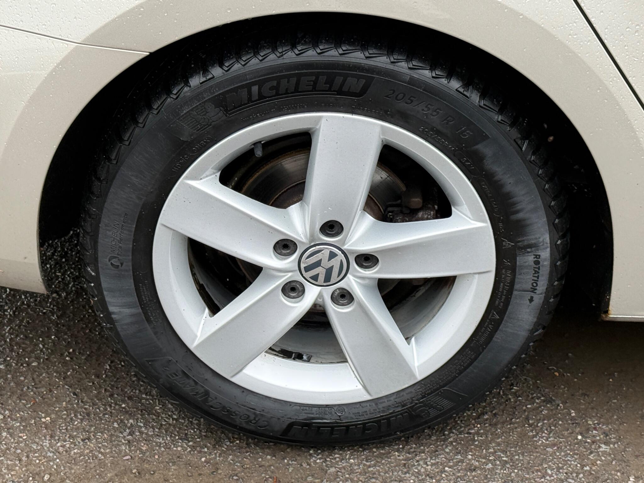 Volkswagen Jetta - Image 29