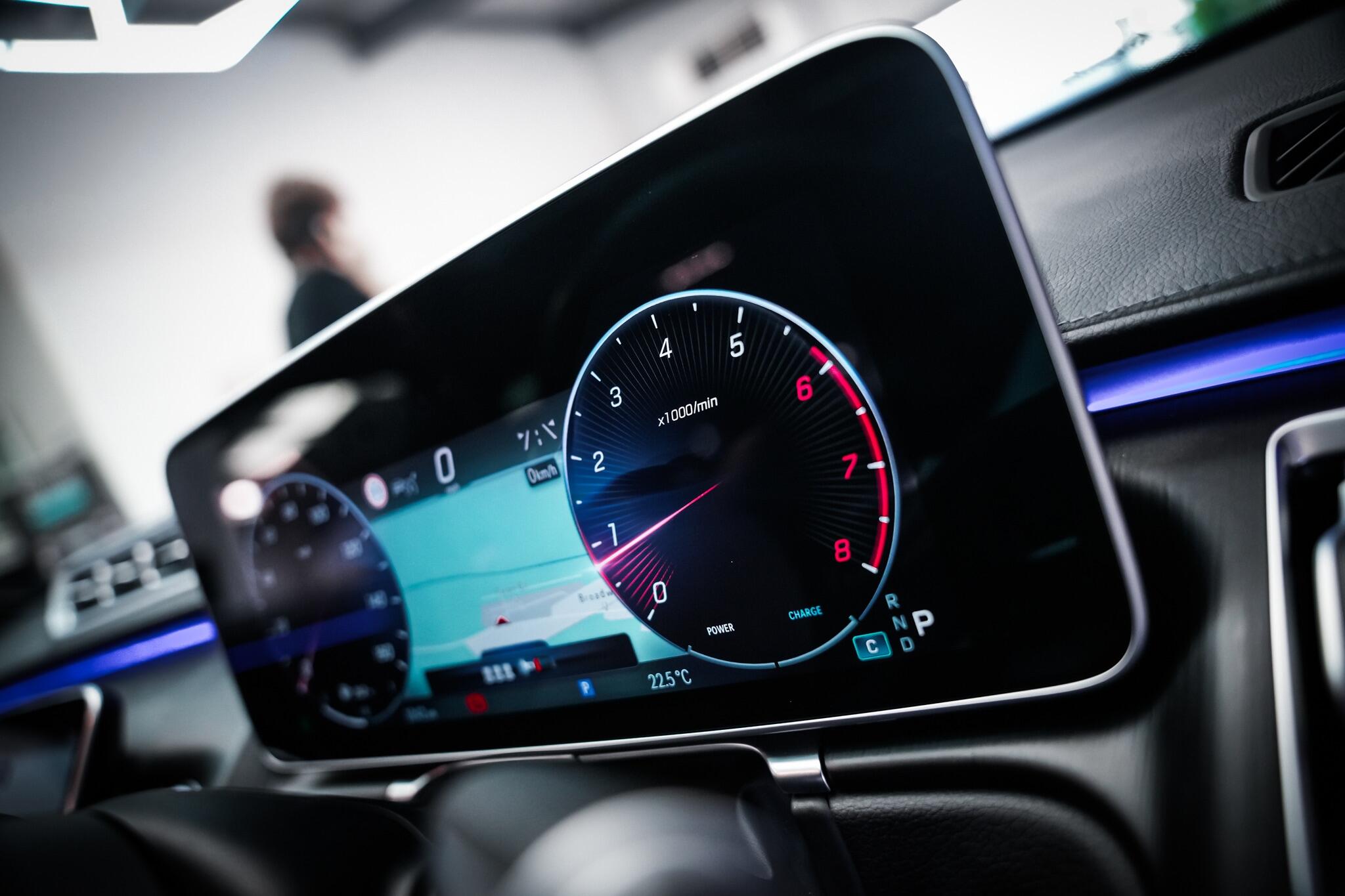 Mercedes-Benz S-Class view 5