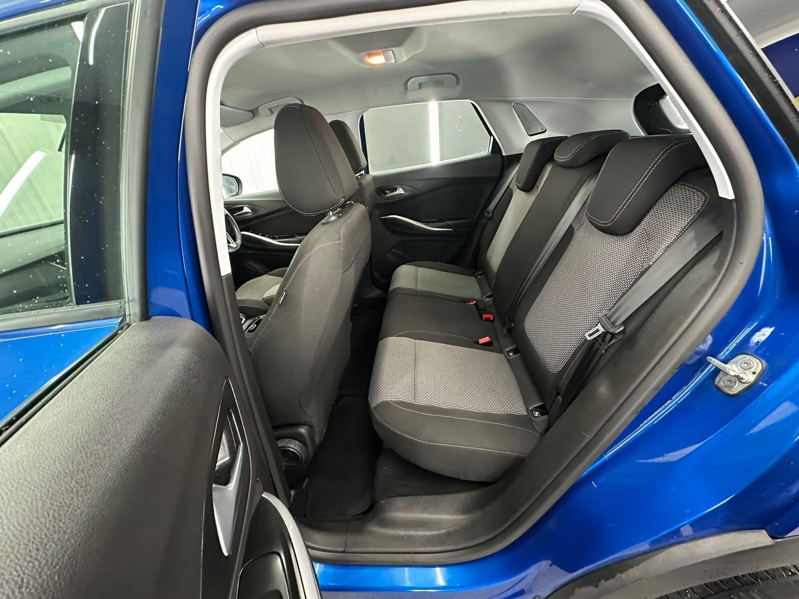 Vauxhall Grandland X view 32