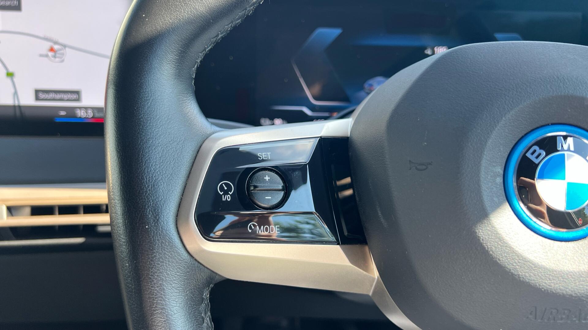 BMW Ix view 17