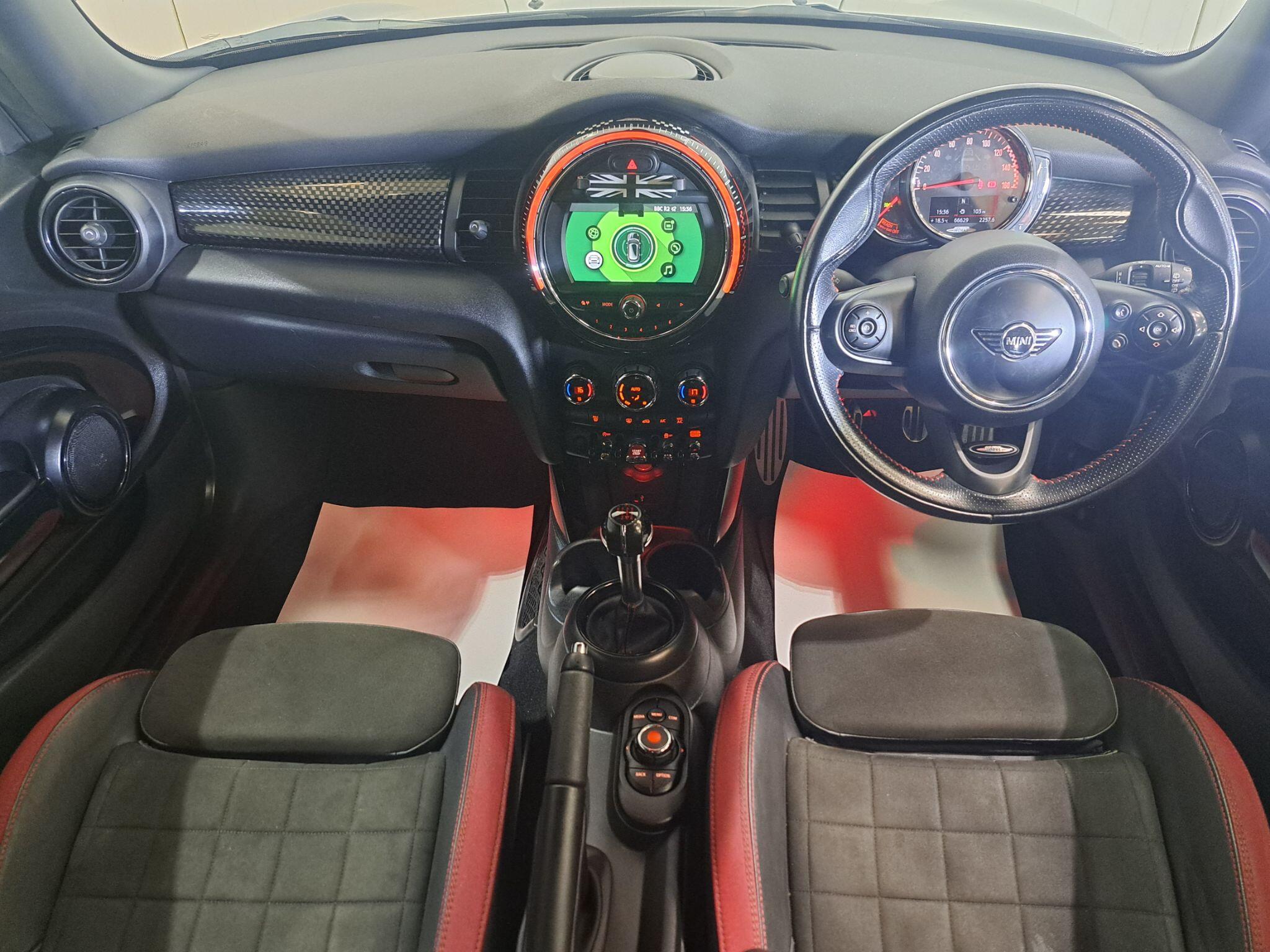 Mini Cooper view 14