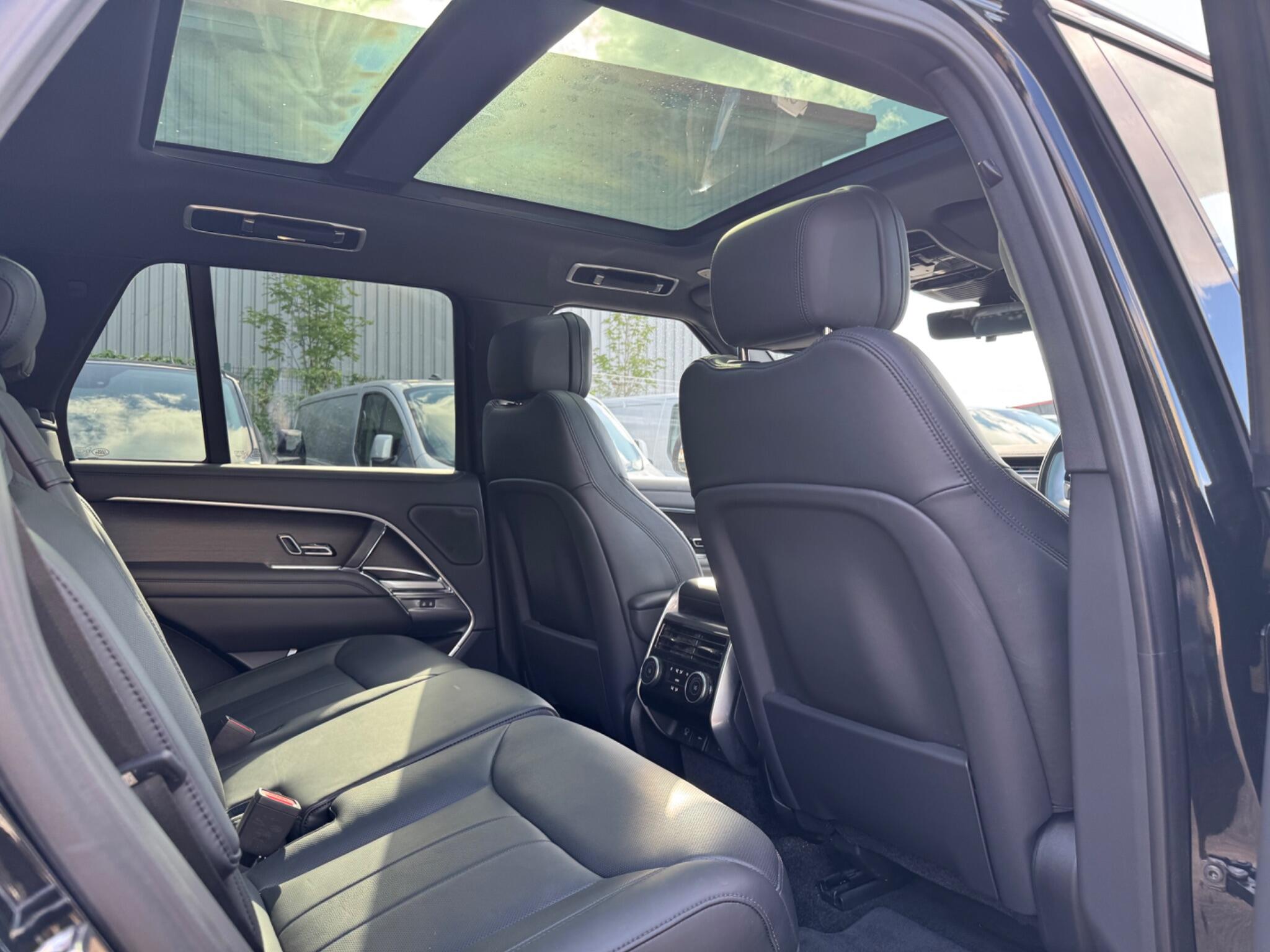 Land Rover Range Rover view 20