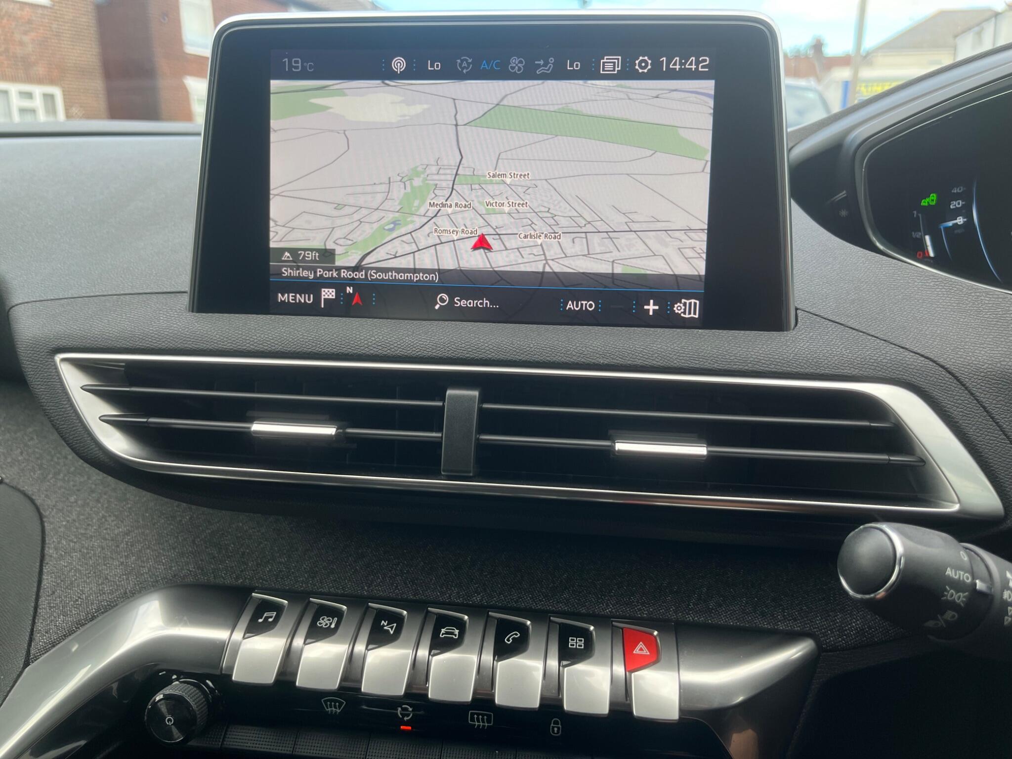 Peugeot 5008 view 14