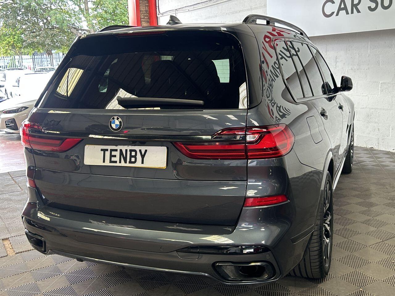 BMW X7 view 10