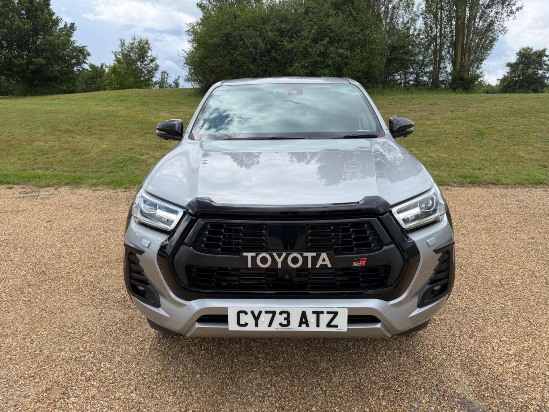 Toyota Hilux view 2