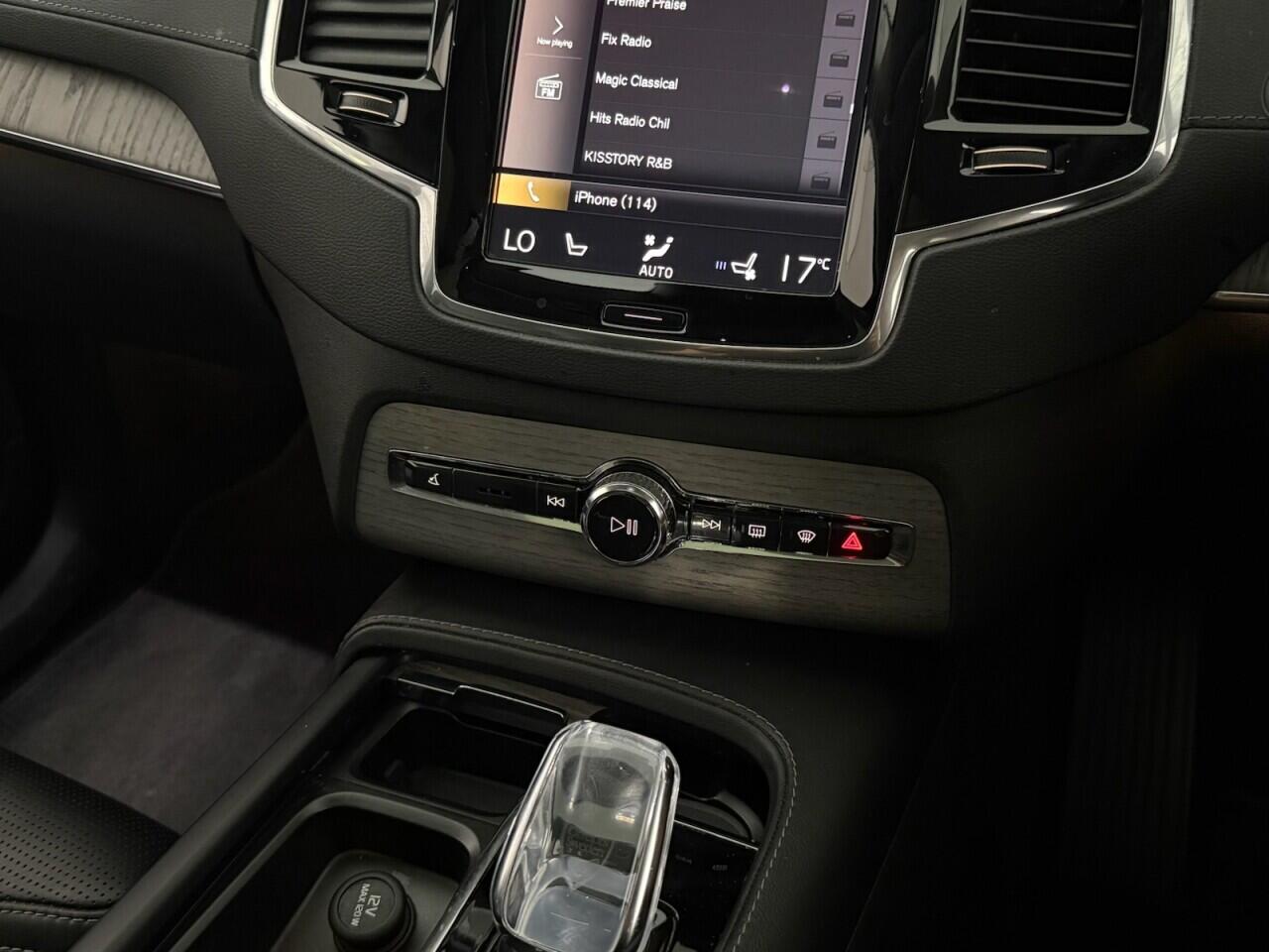 Volvo XC90 view 25