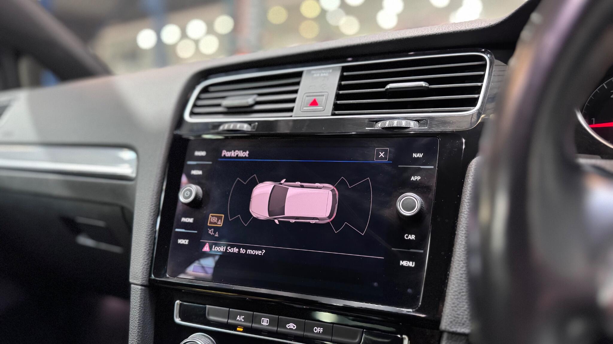 Volkswagen Golf view 9