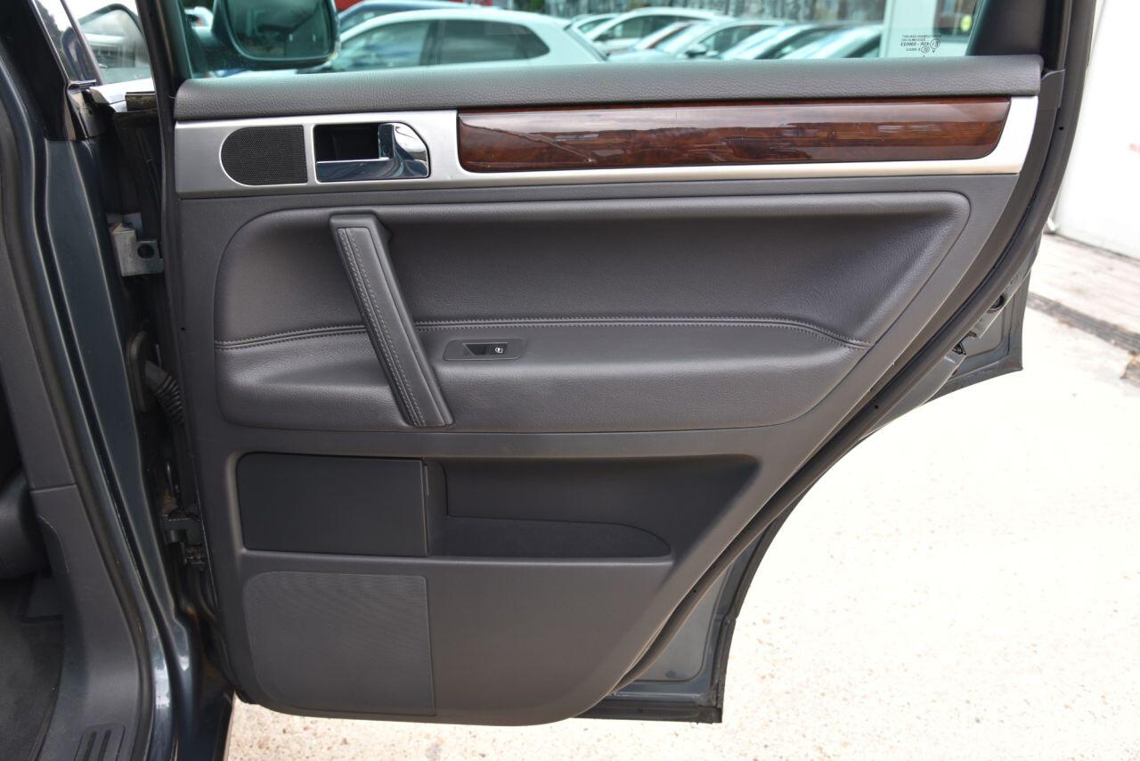 Volkswagen Touareg view 47