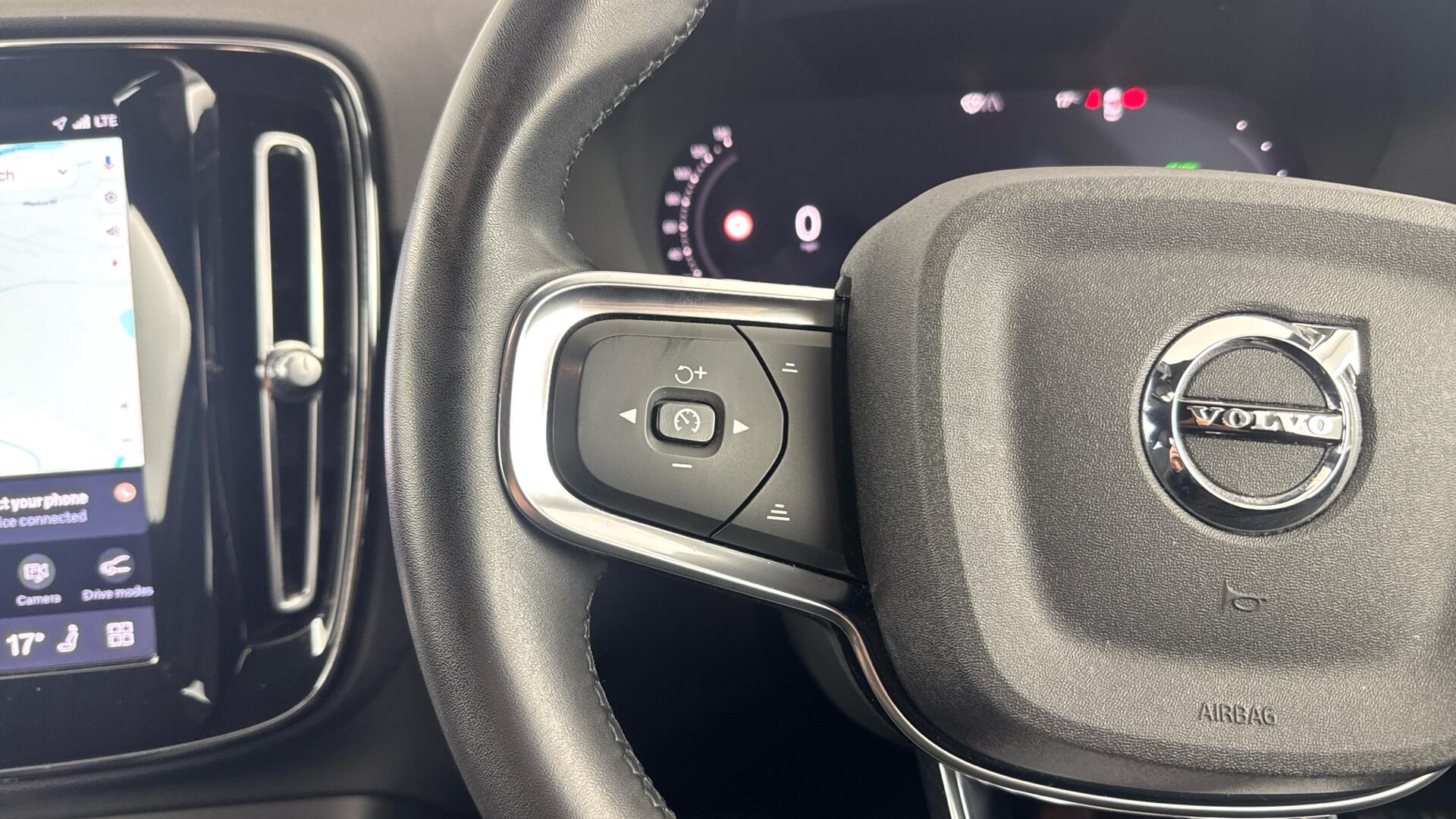 Volvo XC40 view 37