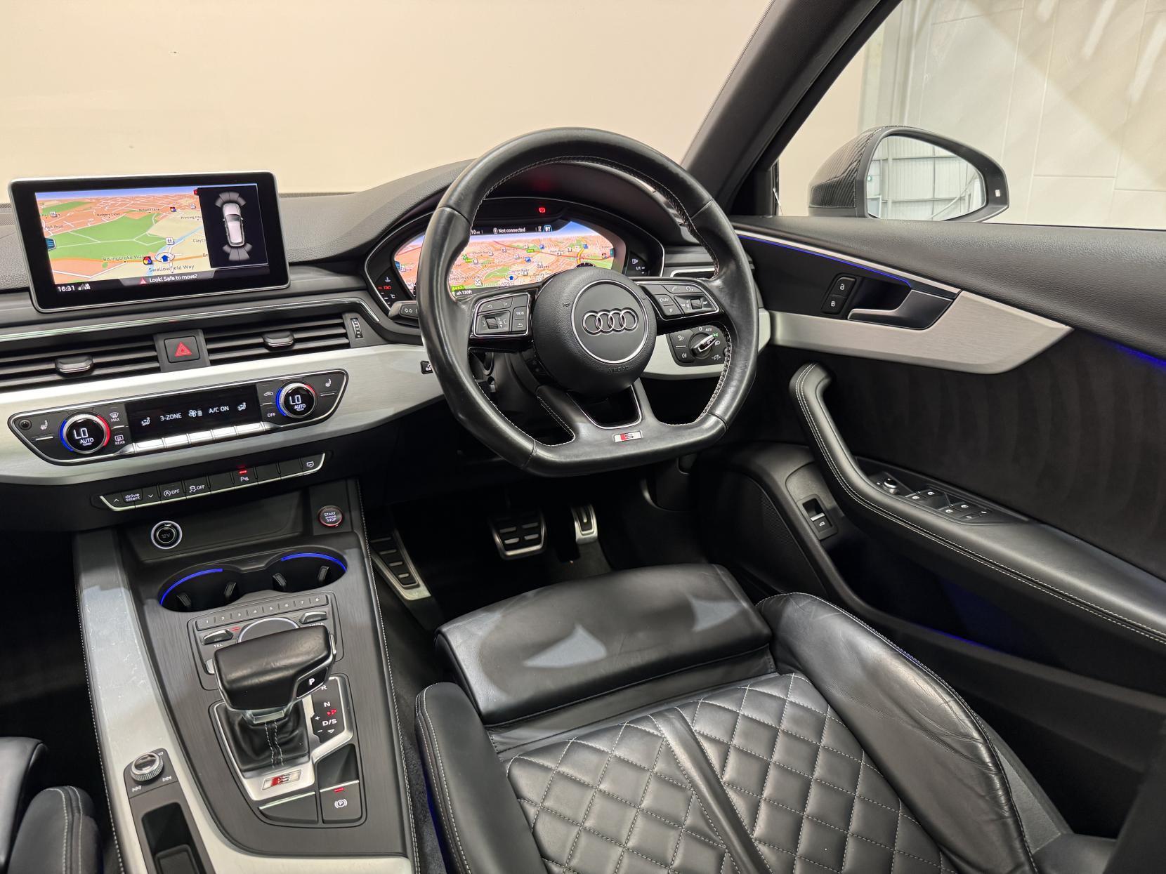 Audi S4 Avant view 22