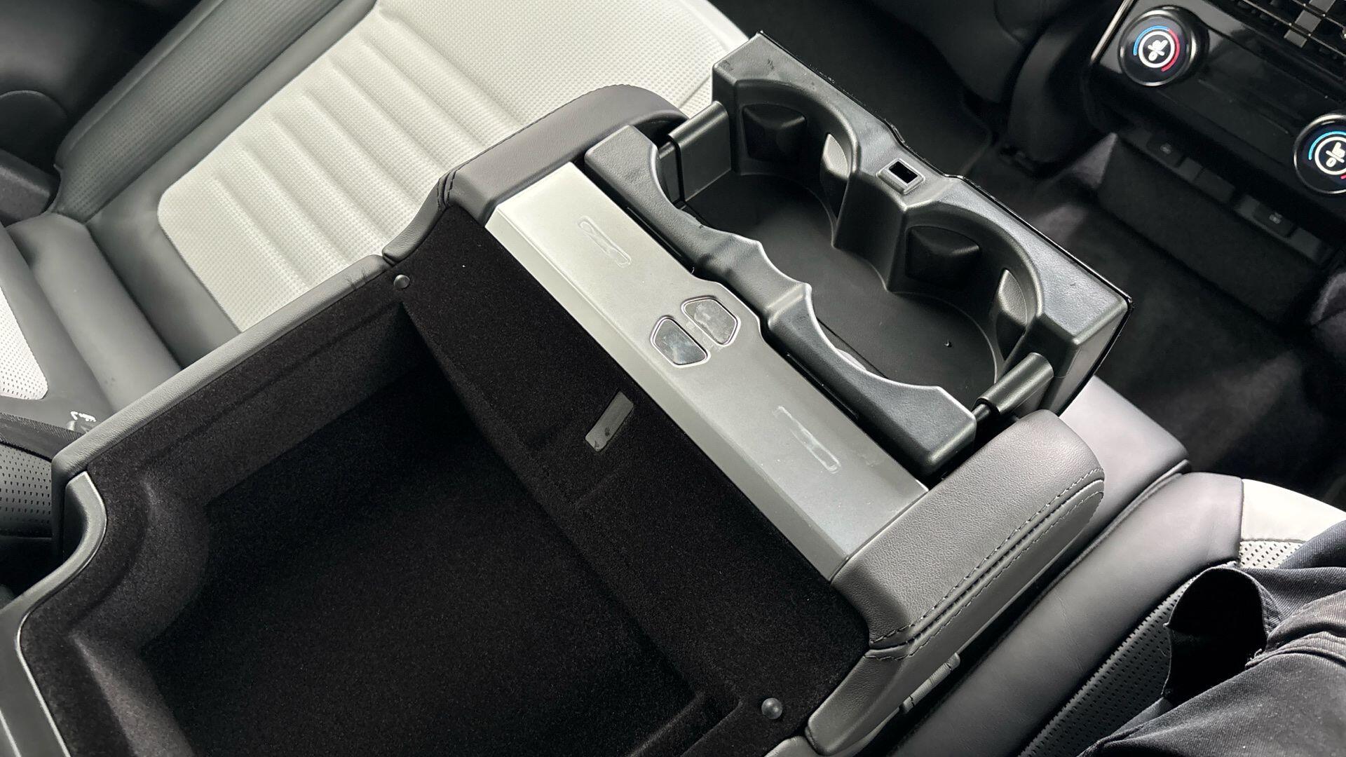 Land Rover Range Rover Sport view 13