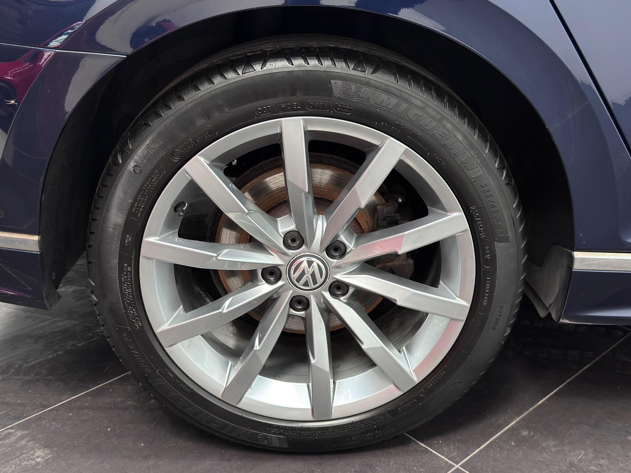 Volkswagen Passat view 73