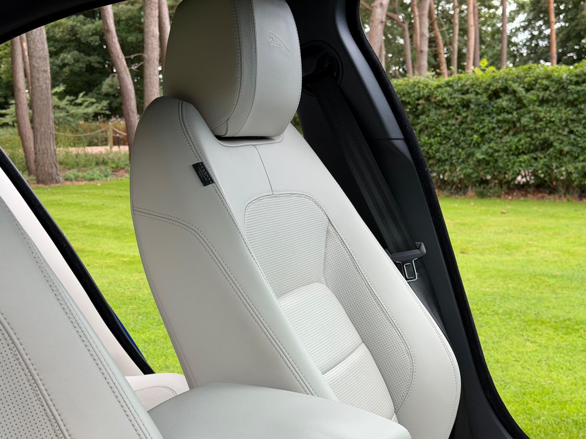 Jaguar Xe view 29