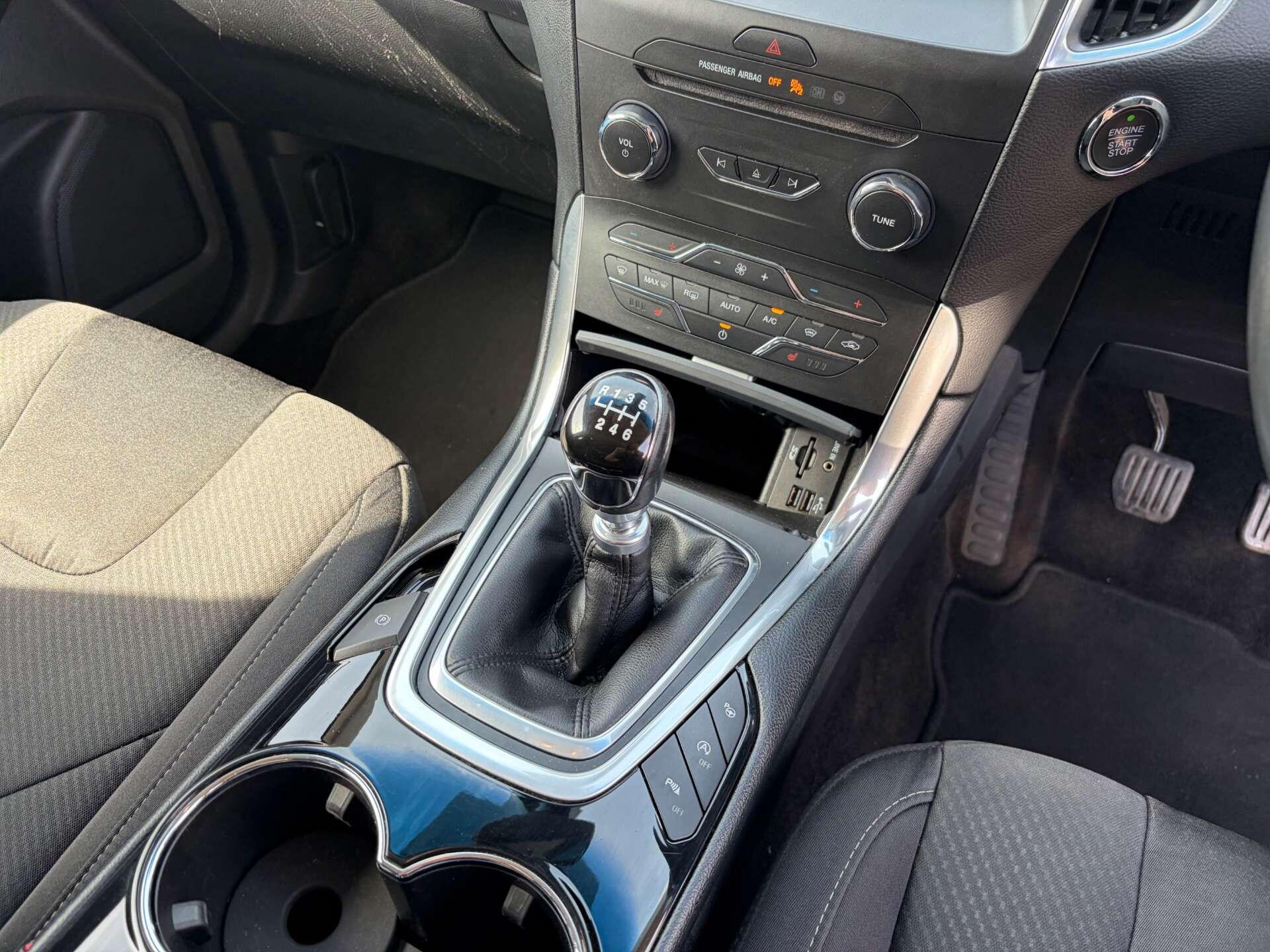 Ford Edge view 42