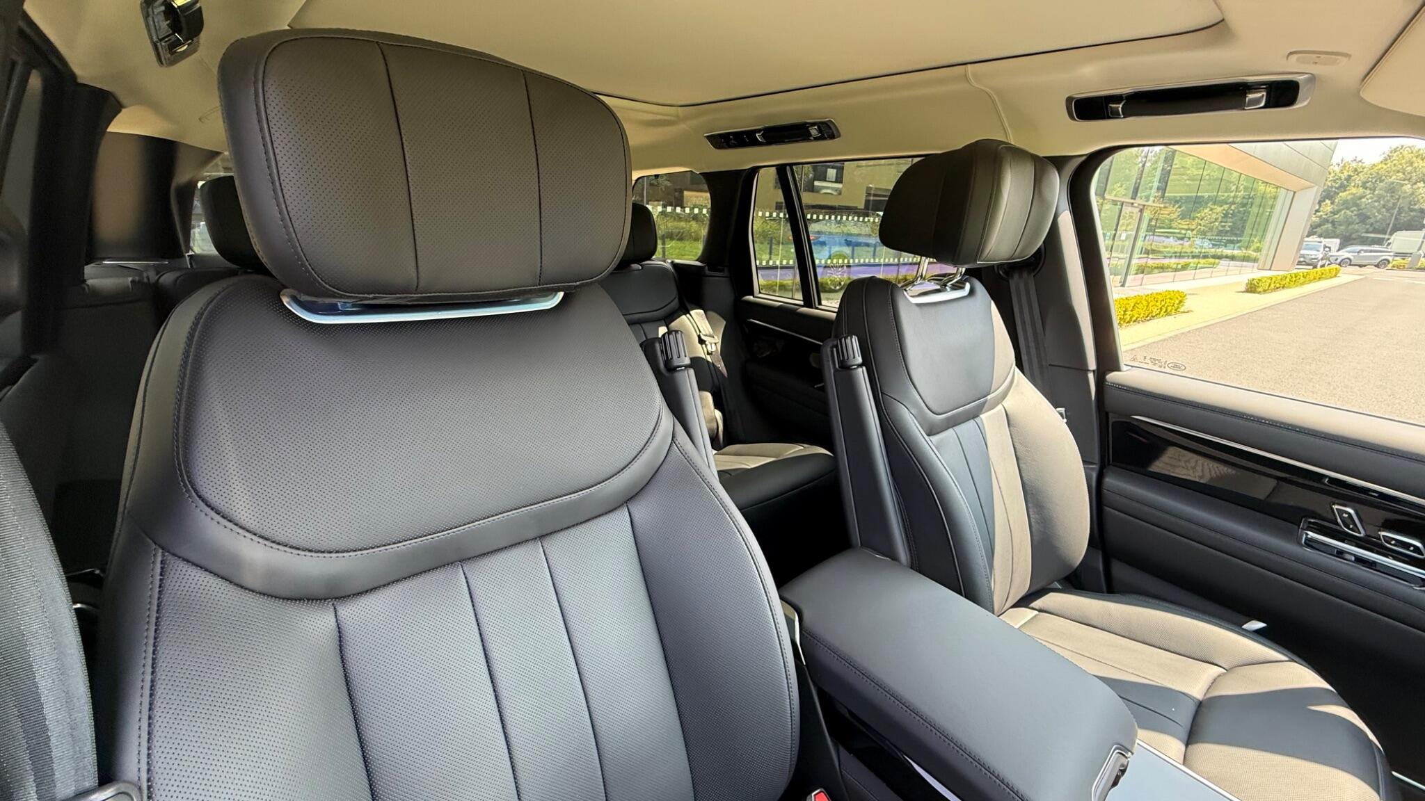 Land Rover Range Rover view 6