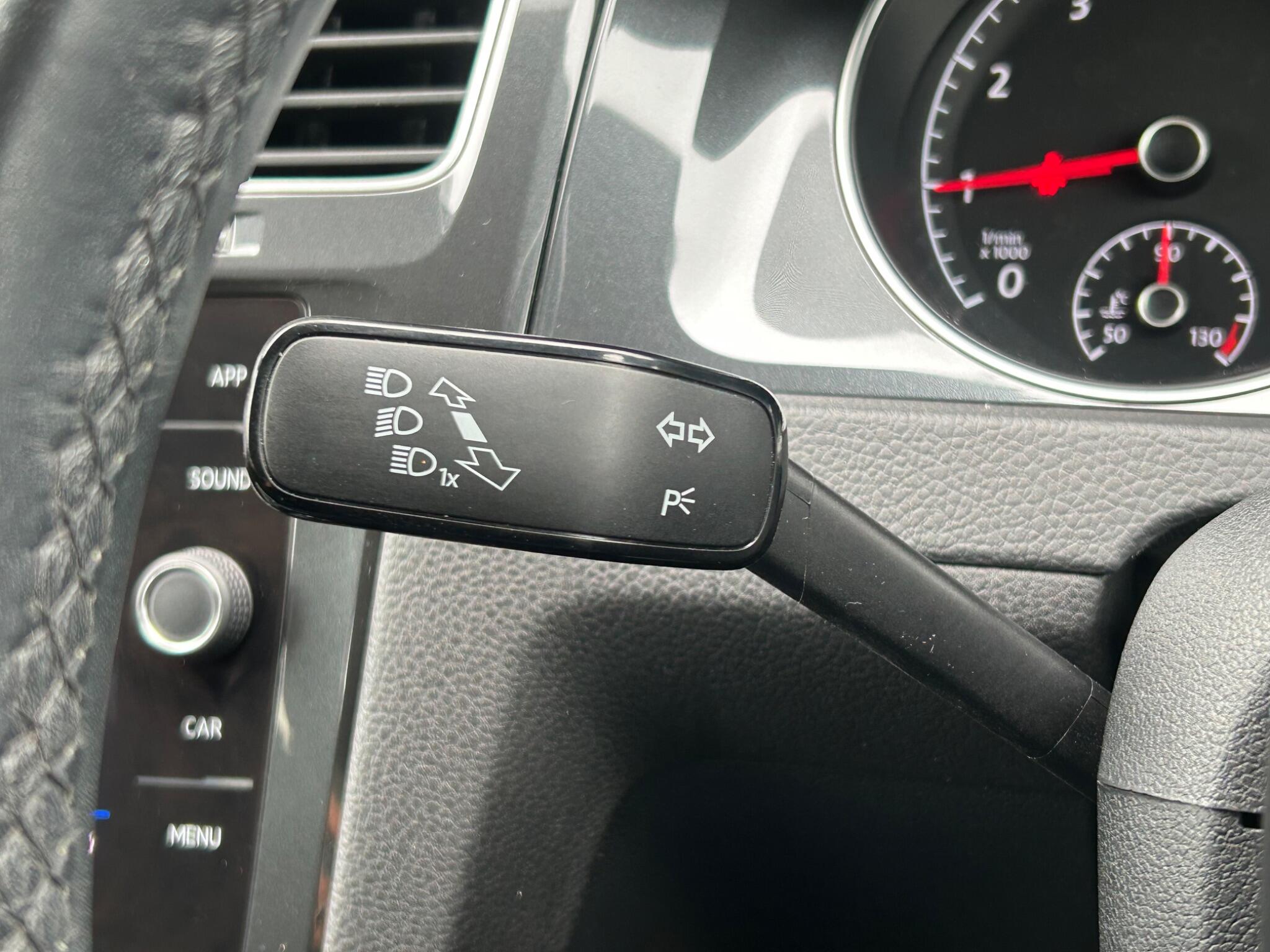 Volkswagen Golf view 30