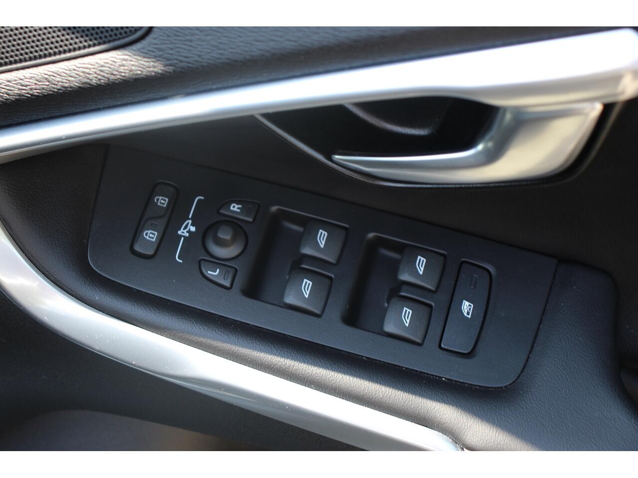 Volvo V40 view 30