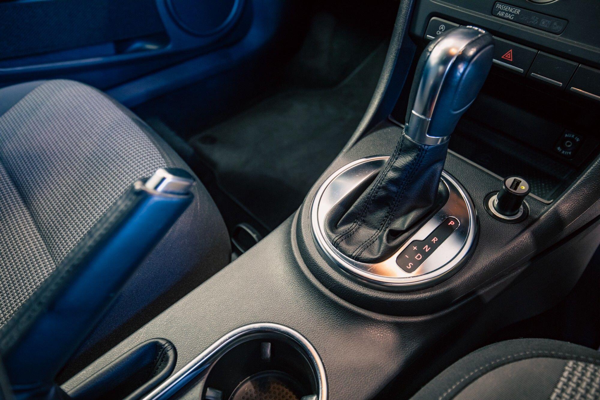 Volkswagen Beetle view 15