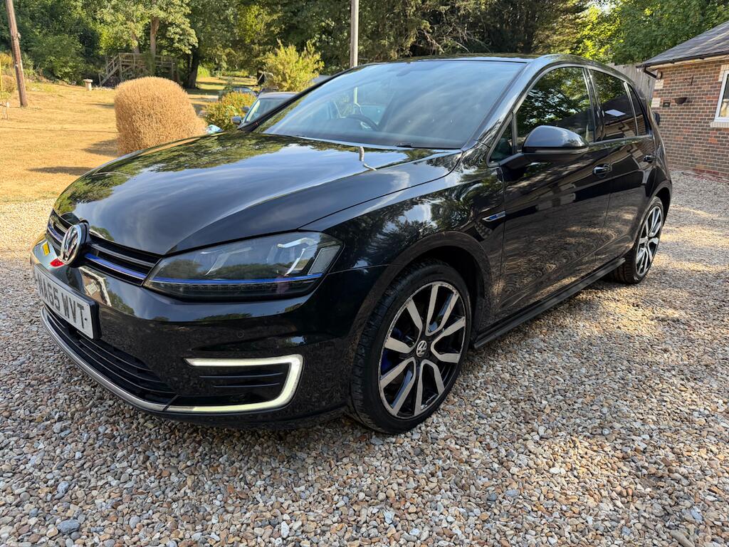 Volkswagen Golf view 8