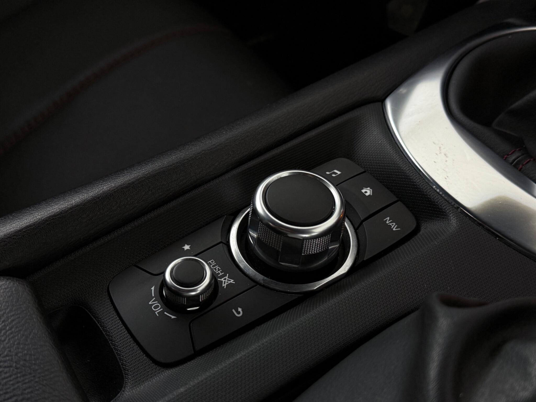 Mazda MX-5 view 24