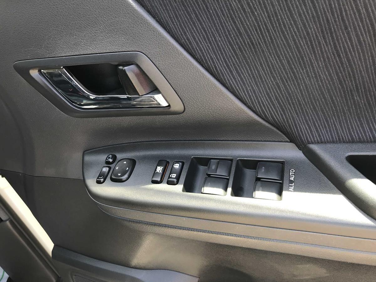 Toyota Alphard view 15