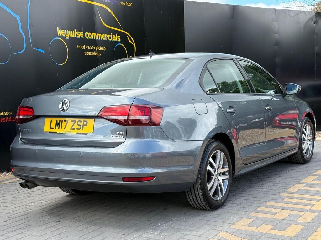 Volkswagen Jetta view 5