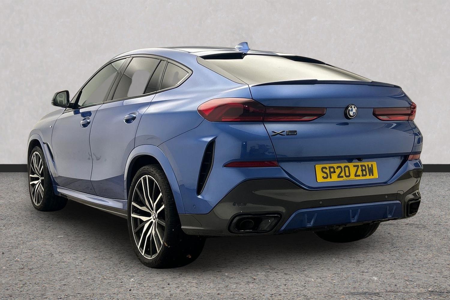 BMW X6 view 2