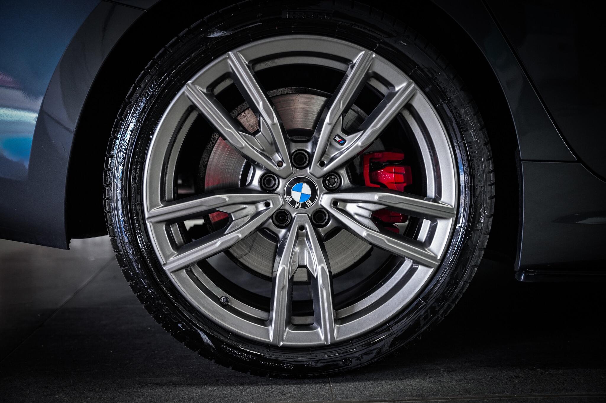 BMW 3 Series view 27