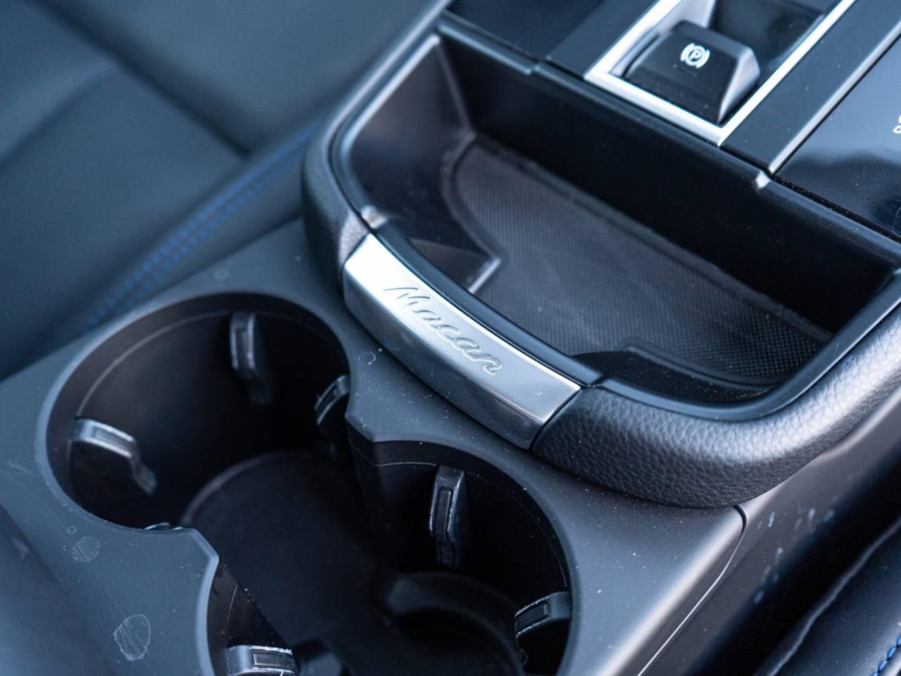 Porsche Macan view 35