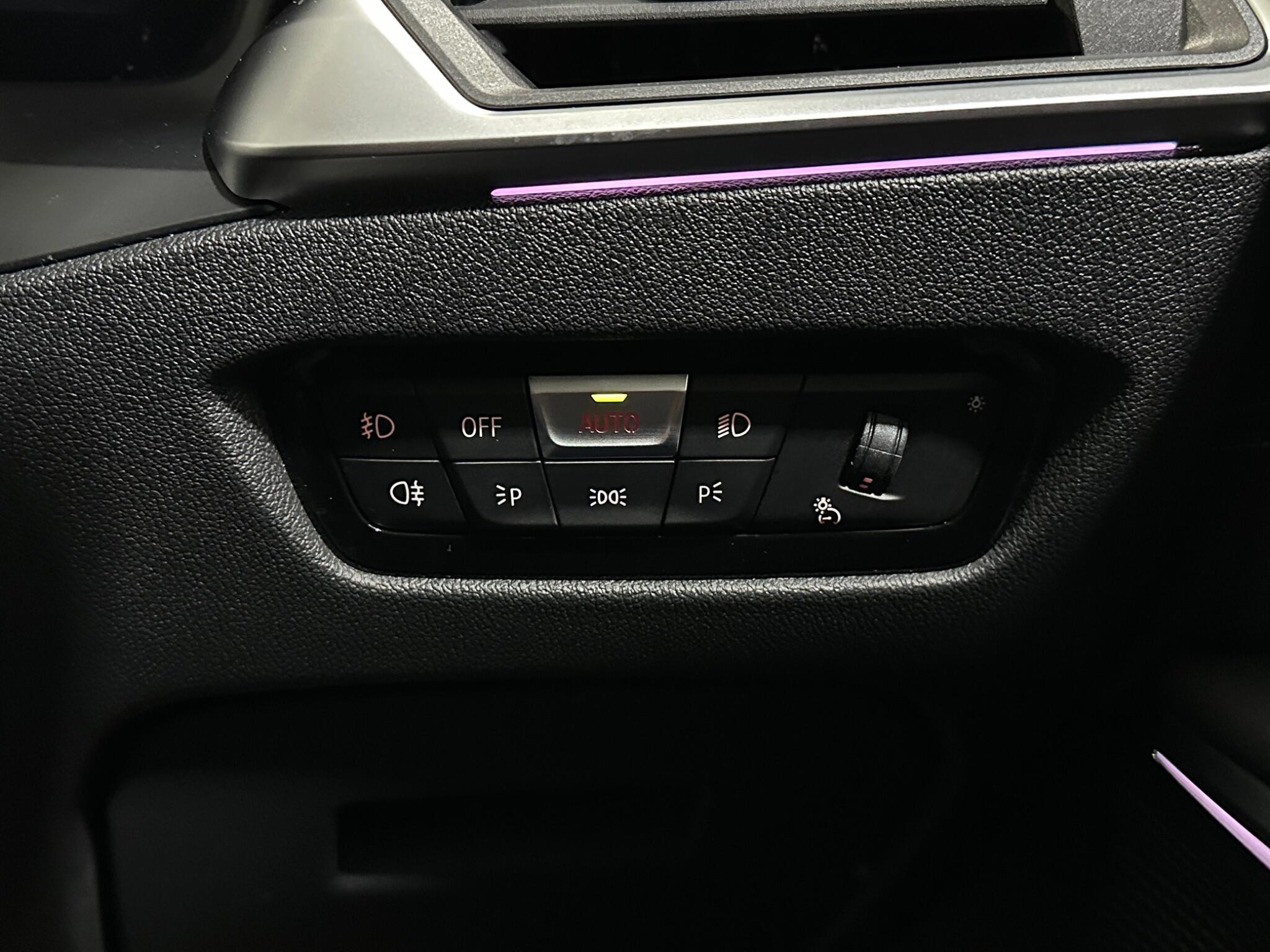 BMW 3 Series view 18