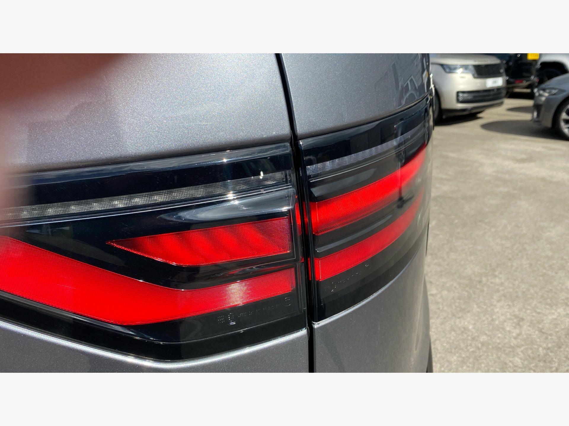 Land Rover Discovery view 23