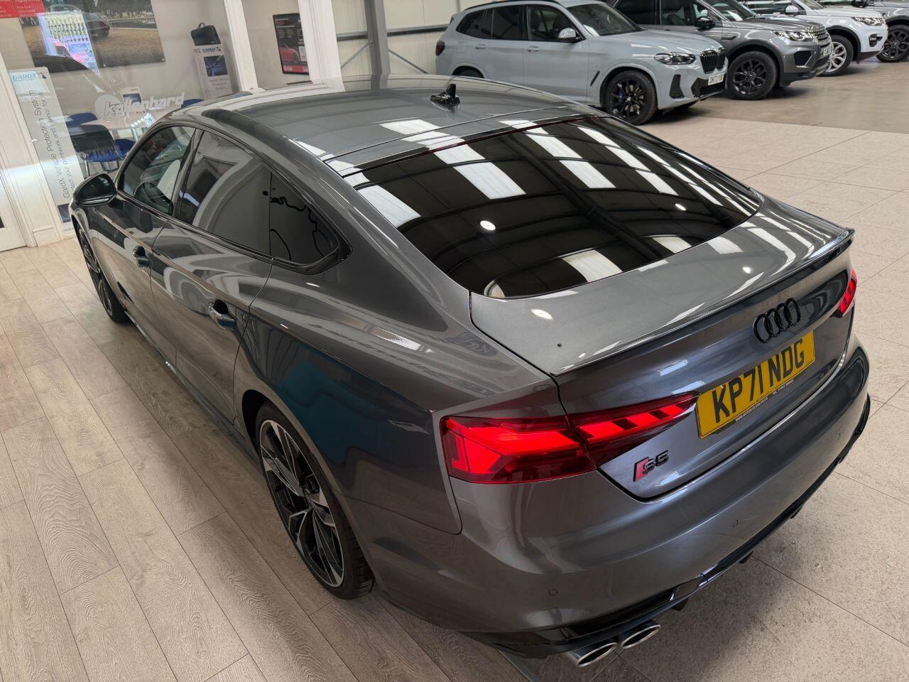 Audi S5 view 22