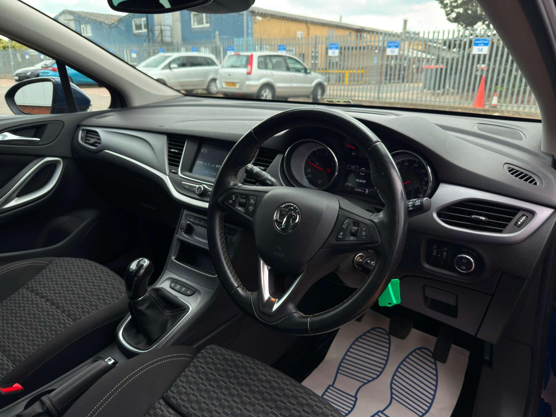 Vauxhall Astra view 17