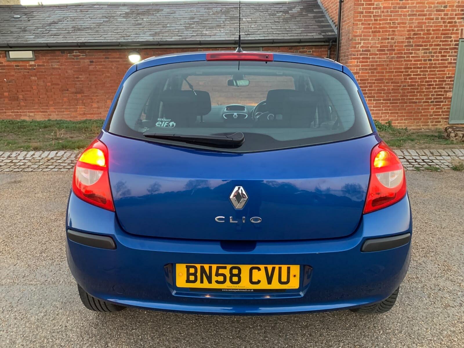 Renault Clio - Image 11