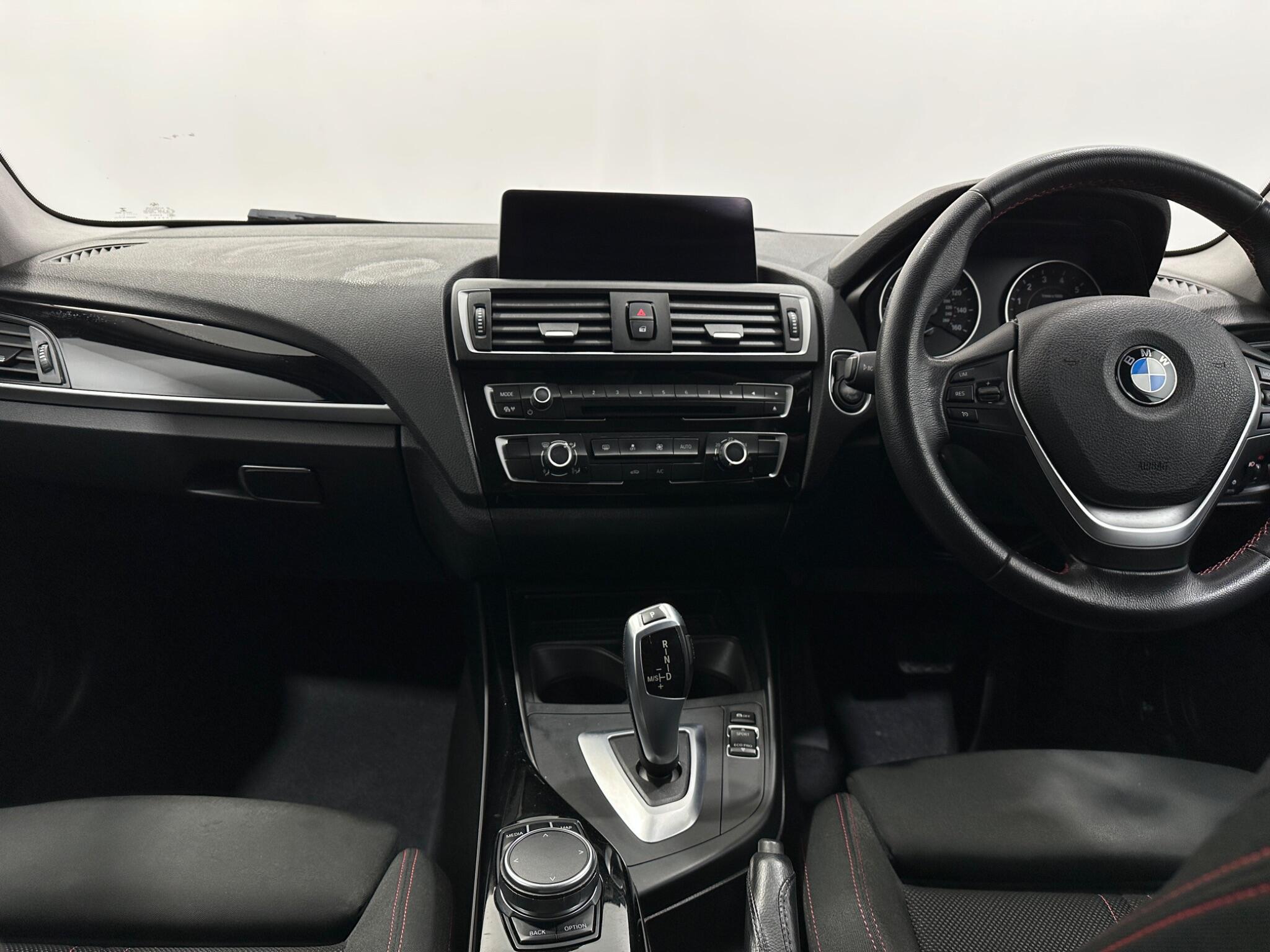 BMW 1 Series view 20