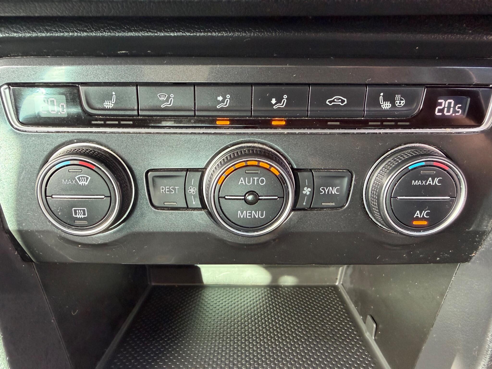 Volkswagen Tiguan view 8
