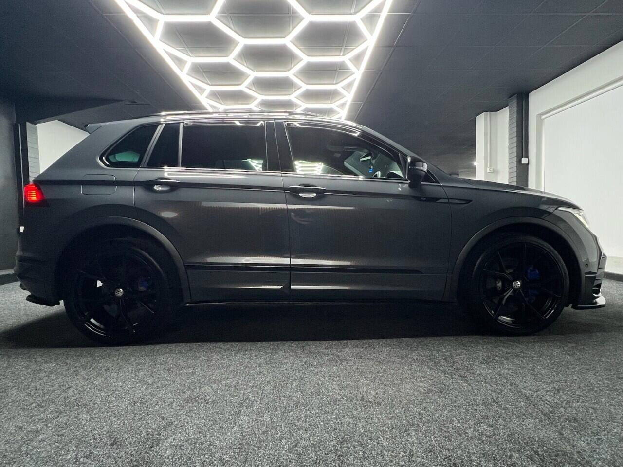 Volkswagen Tiguan view 17