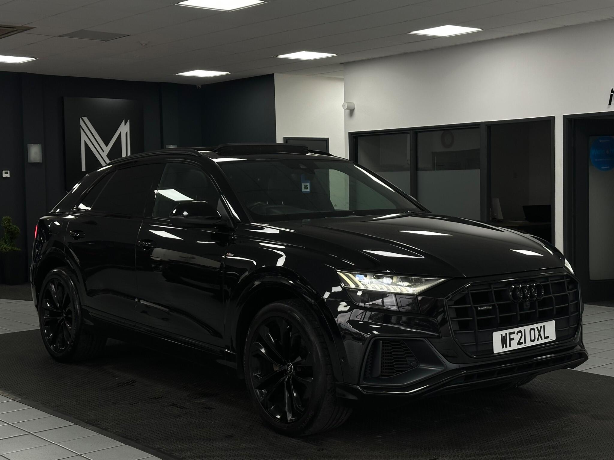 Audi Q8 view 4