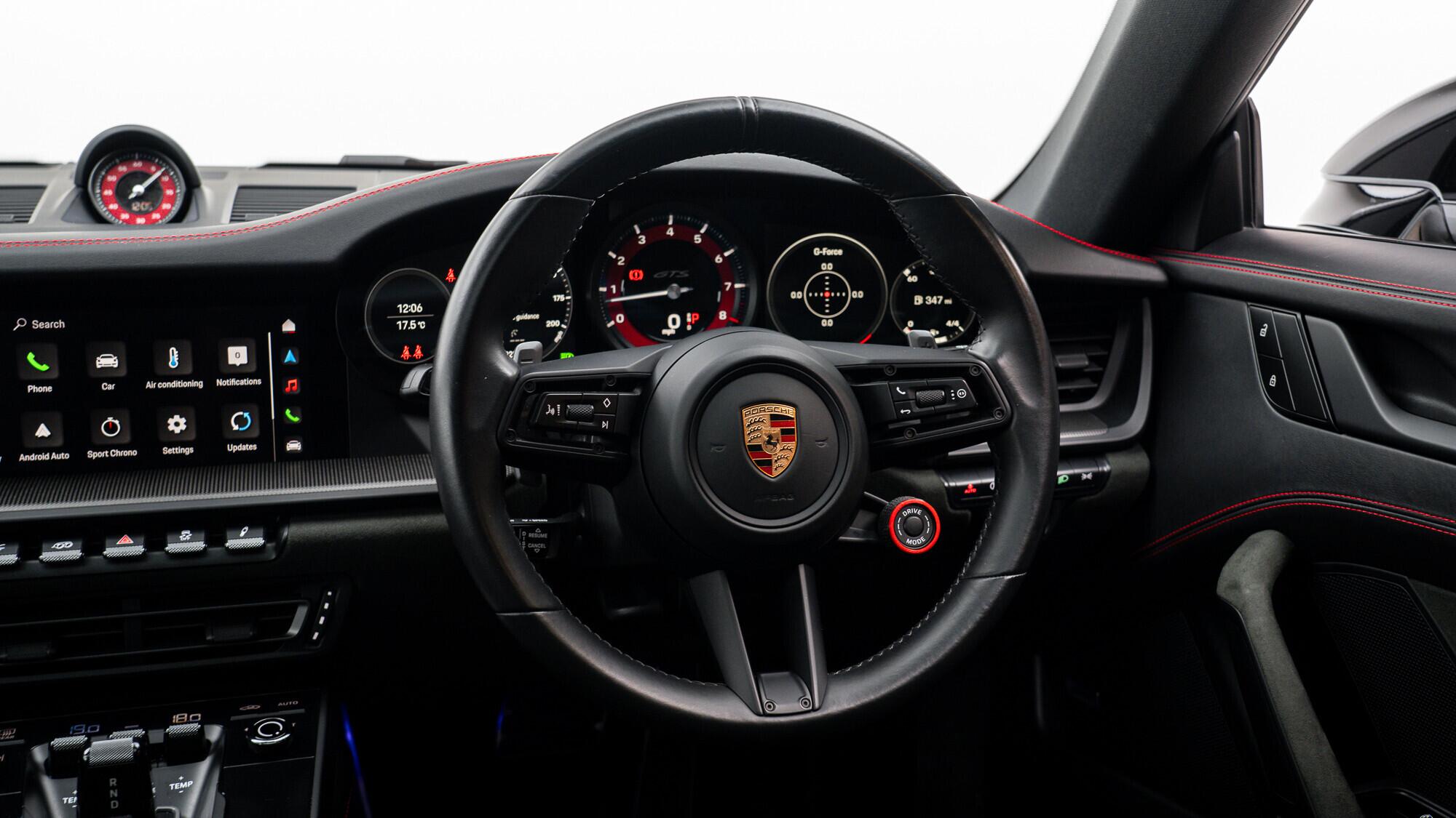 Porsche 911 view 24