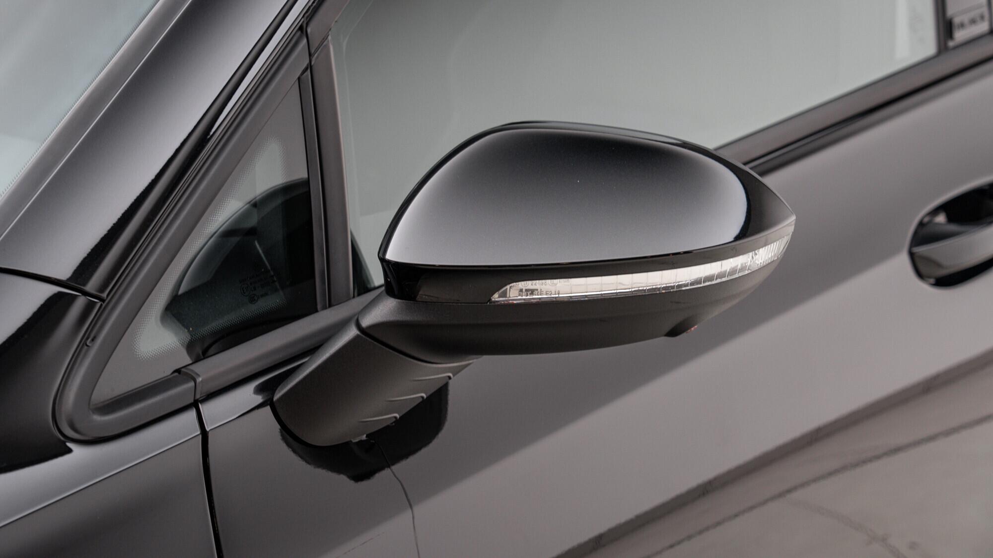 Volkswagen Golf view 11