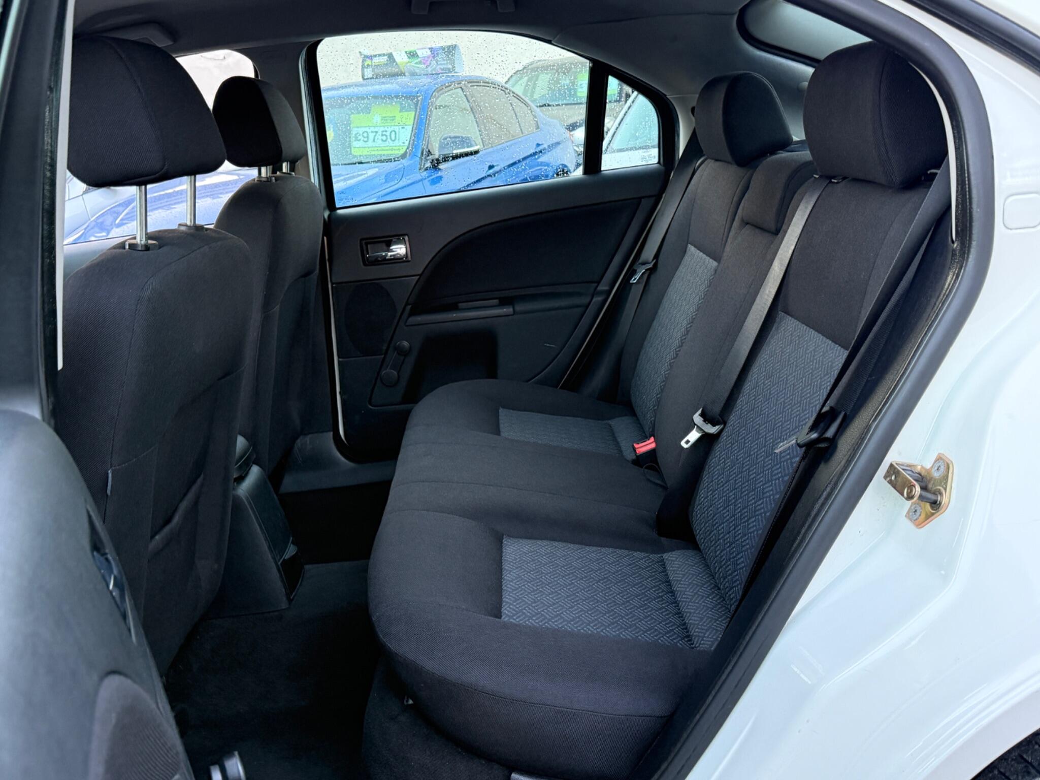 Ford Mondeo - Image 29