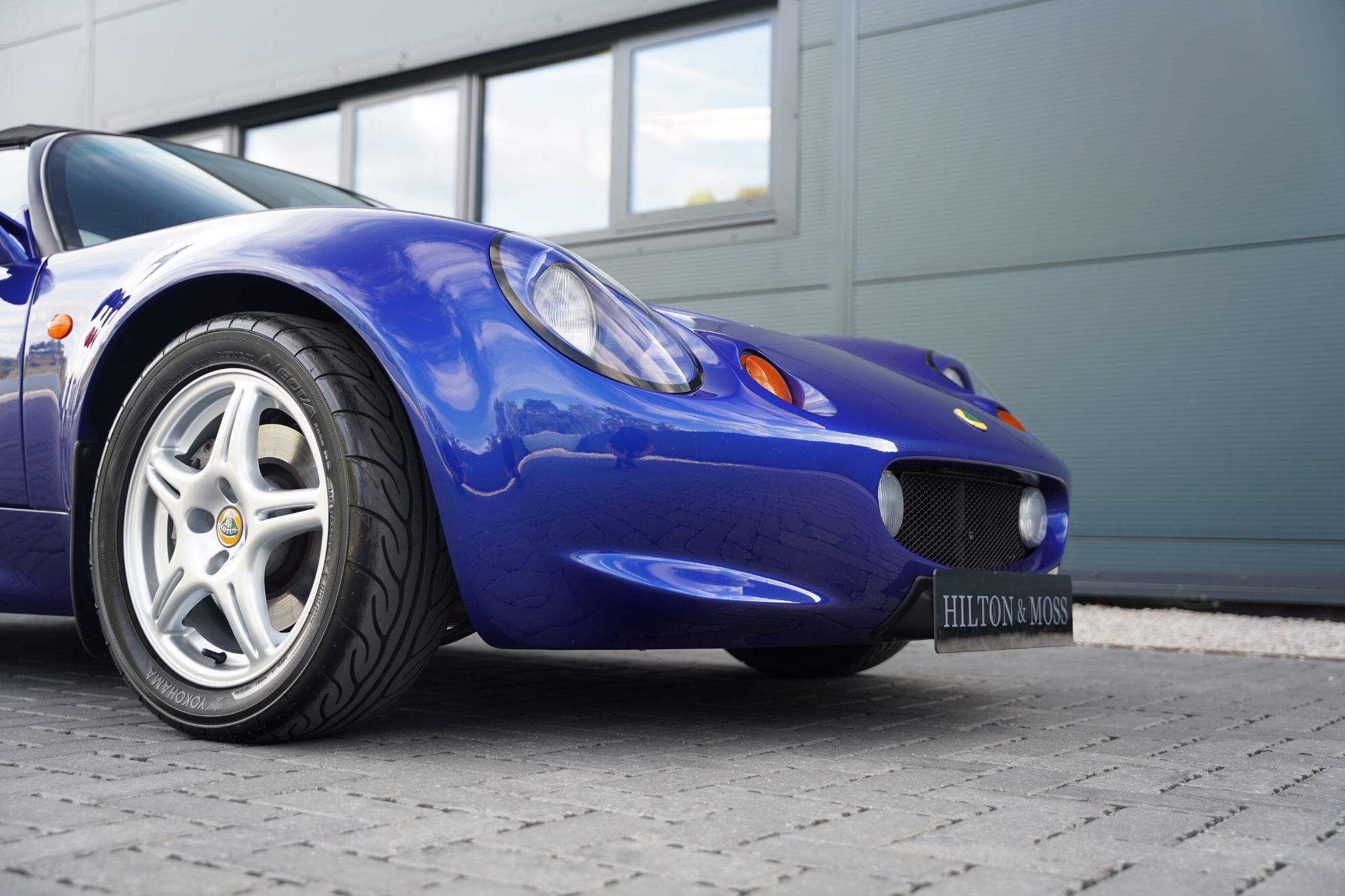 Lotus Elise view 27