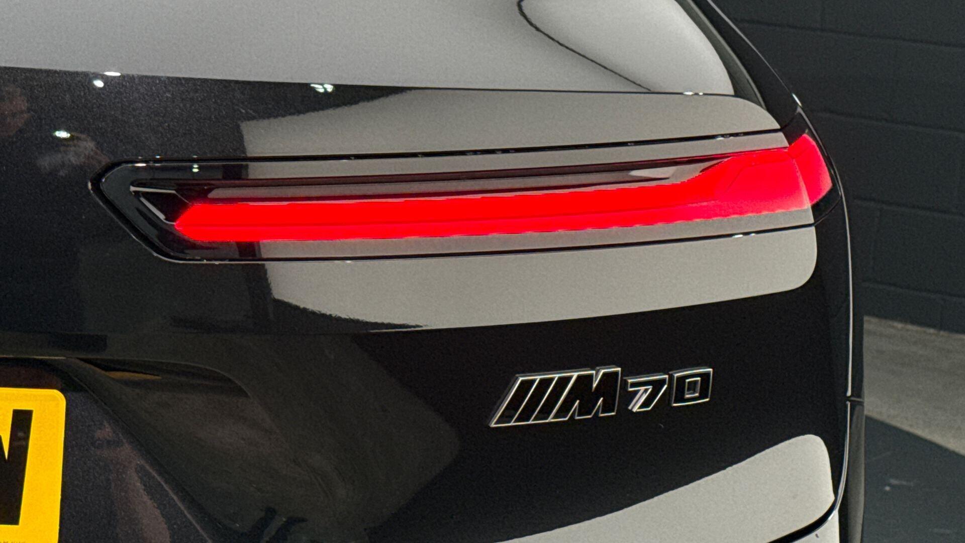BMW Ix view 22