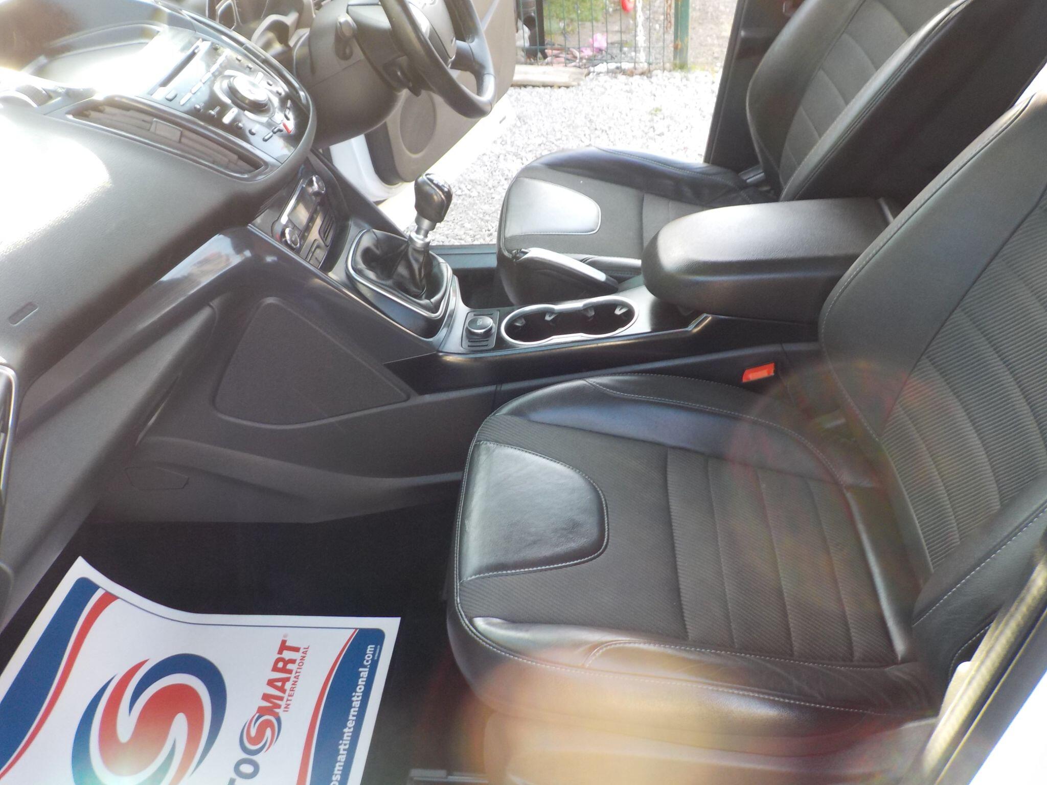 Ford Kuga 2.0 TDCi Titanium 2WD Euro 5 5dr