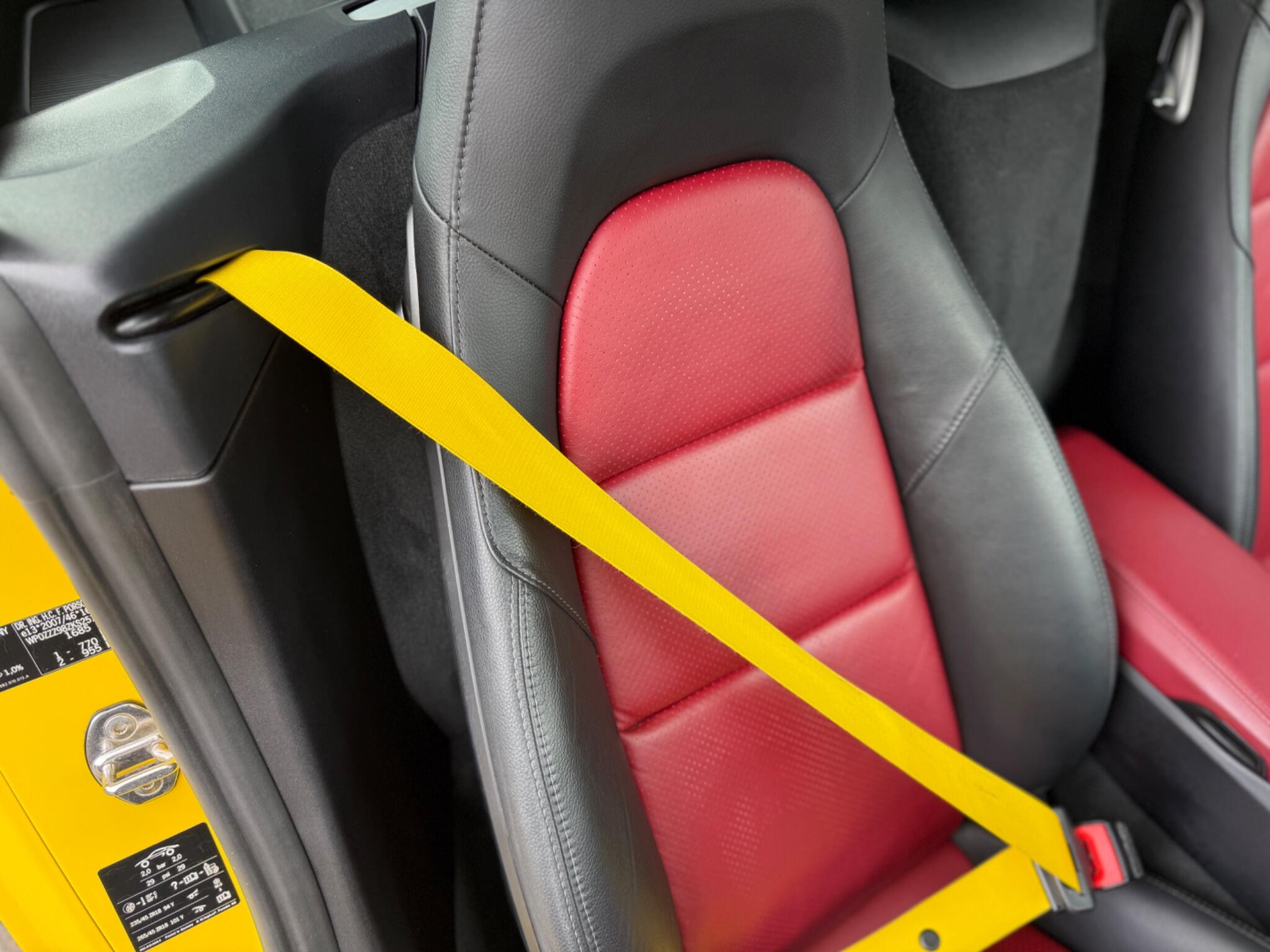 Porsche 718 Cayman view 17