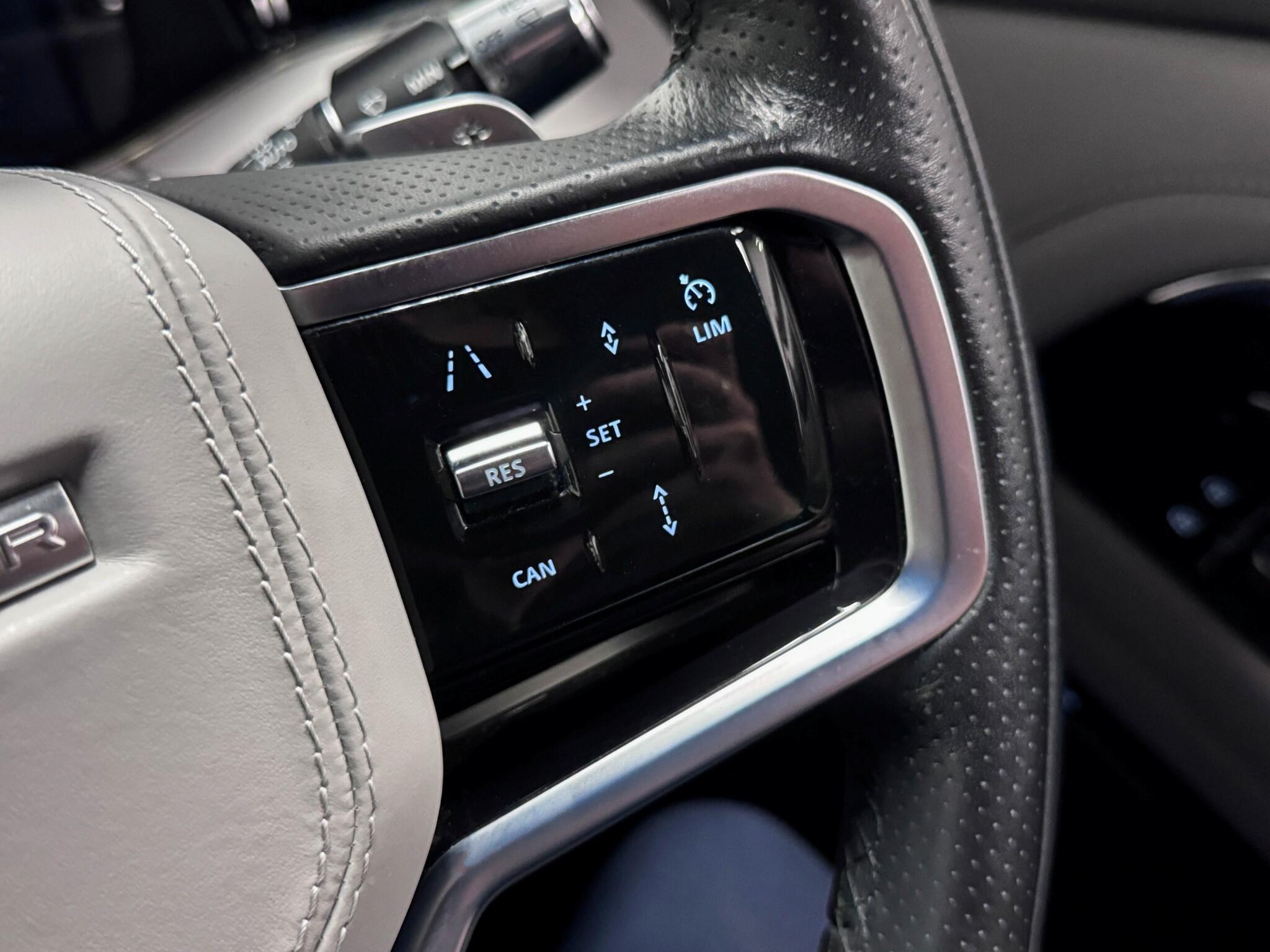 Land Rover Range Rover Evoque view 16