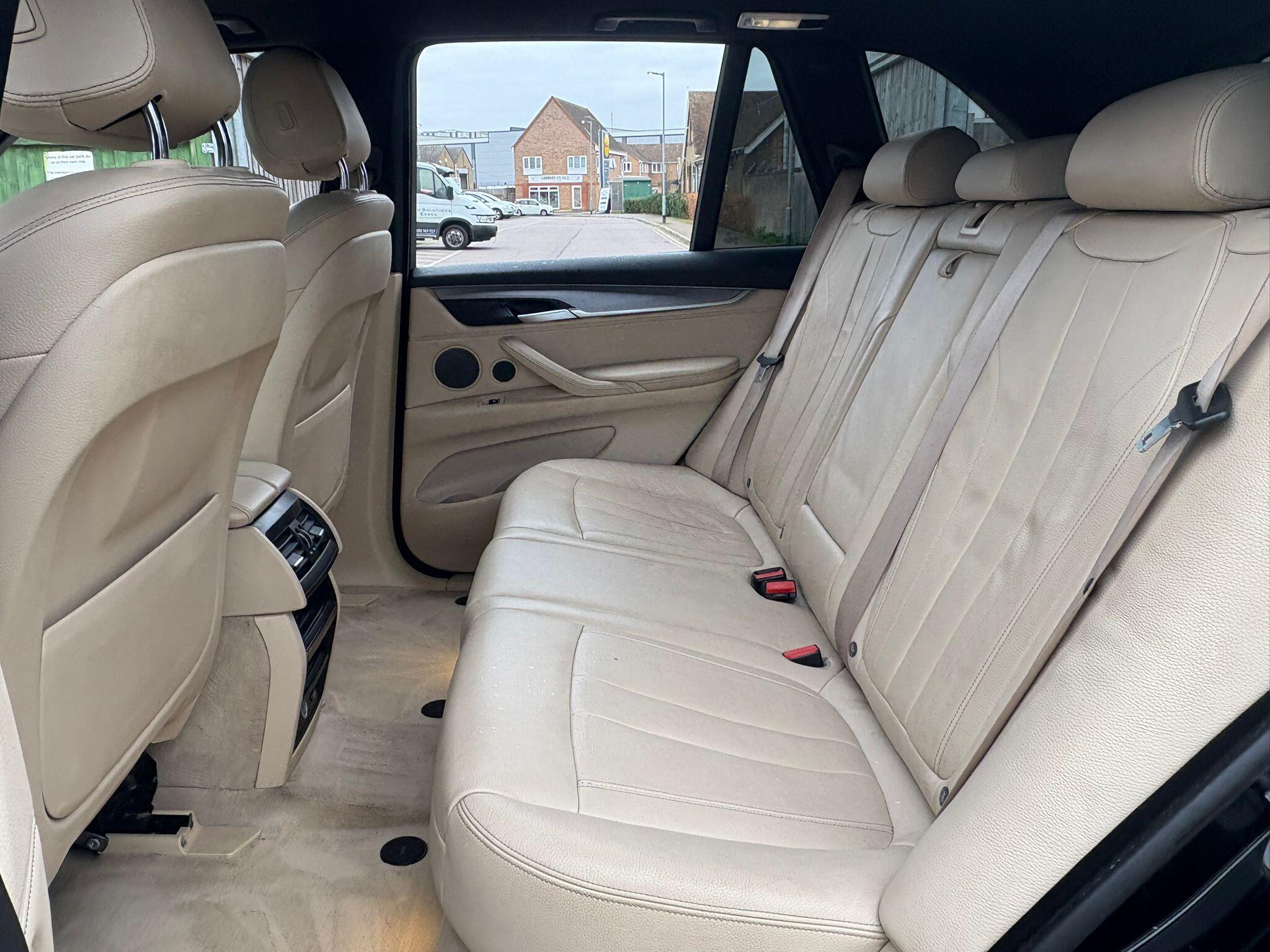 BMW X5 view 20