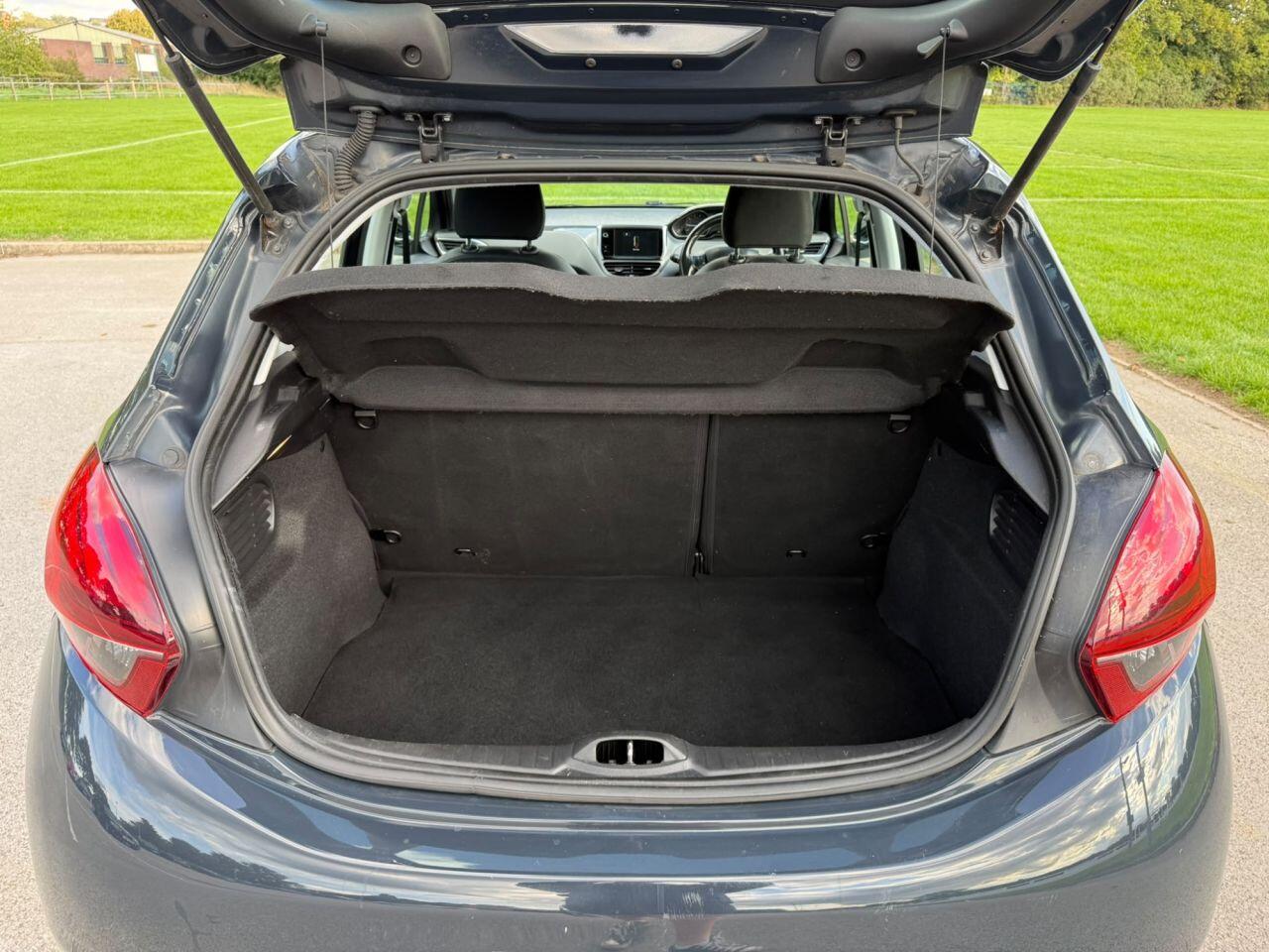 Peugeot 208 view 47