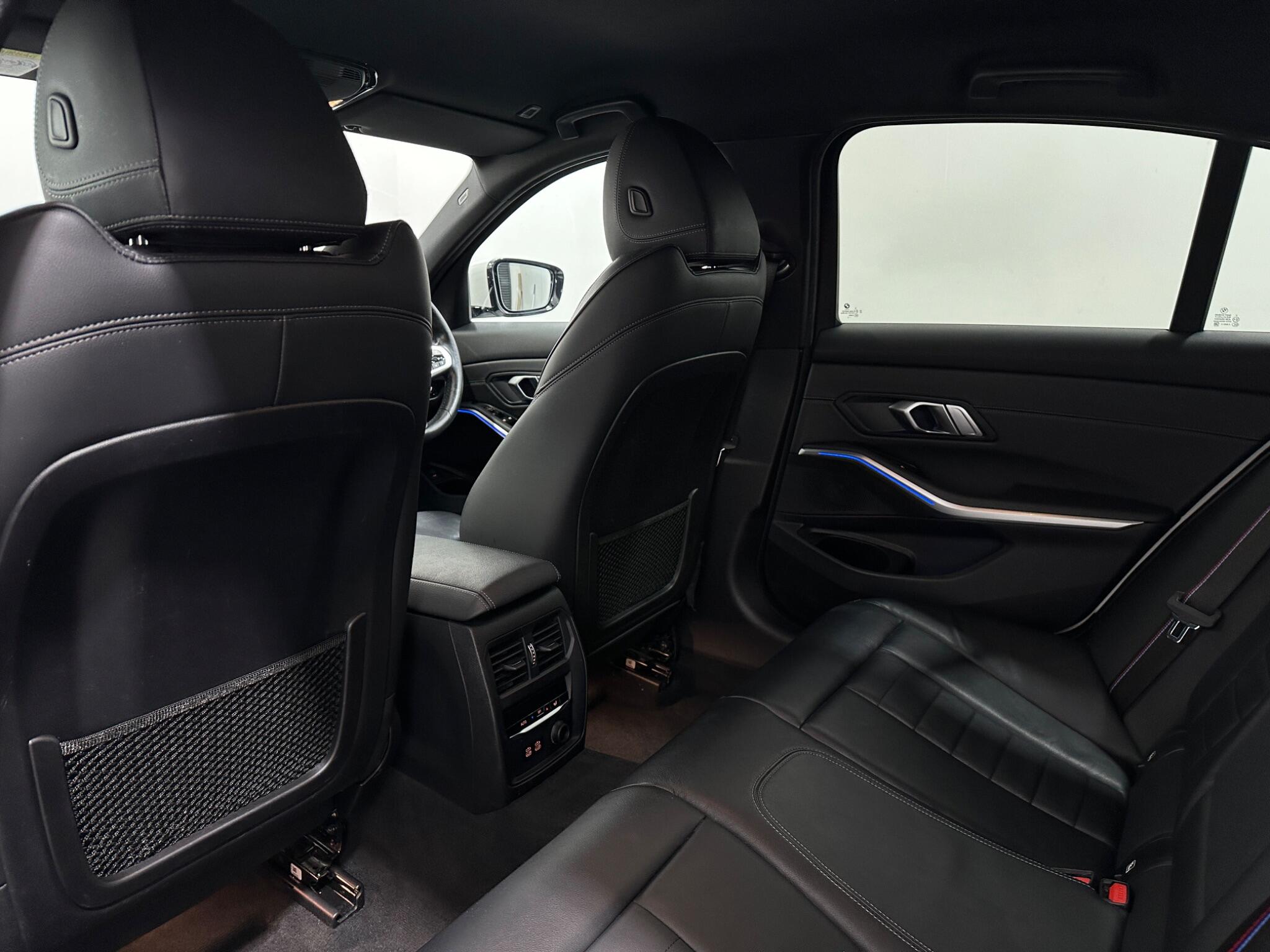 BMW 3 Series view 37