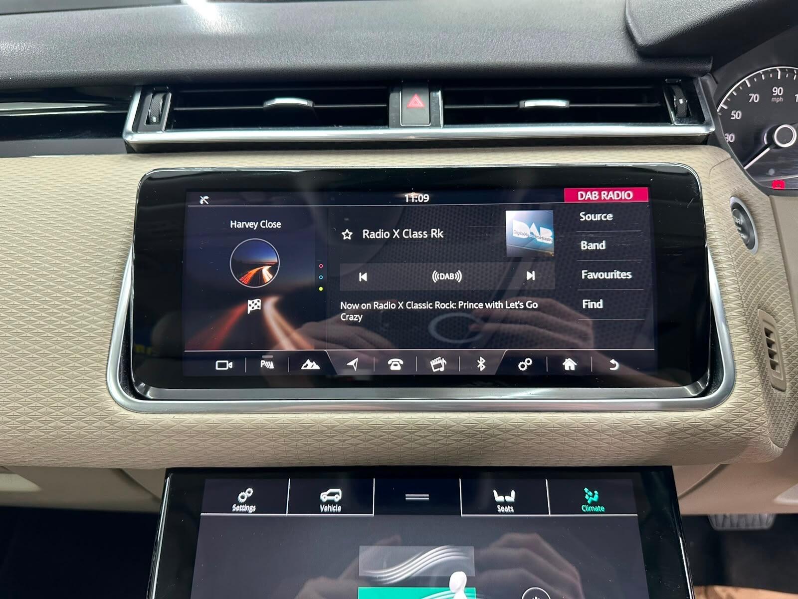 Land Rover Range Rover Velar view 44